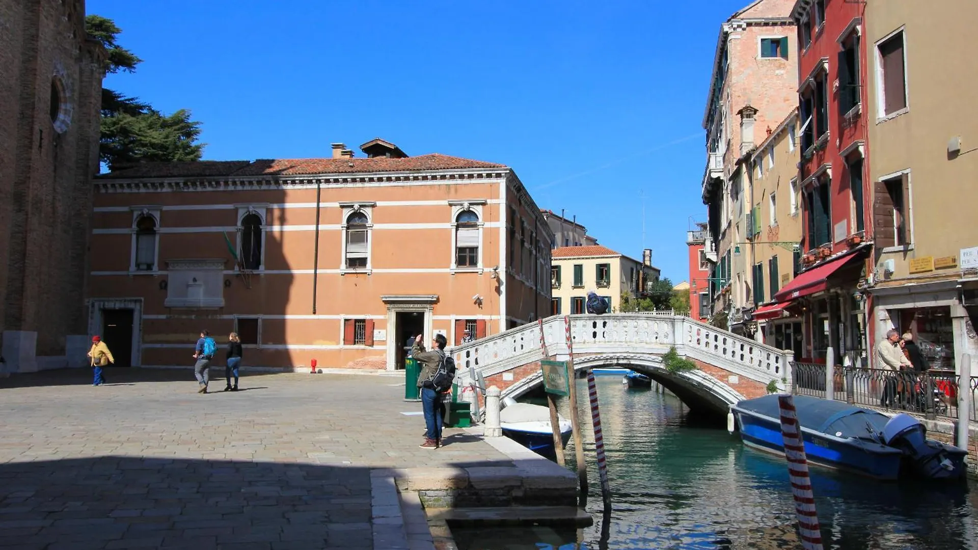 Frari Prestige Canal View Venice Apartment