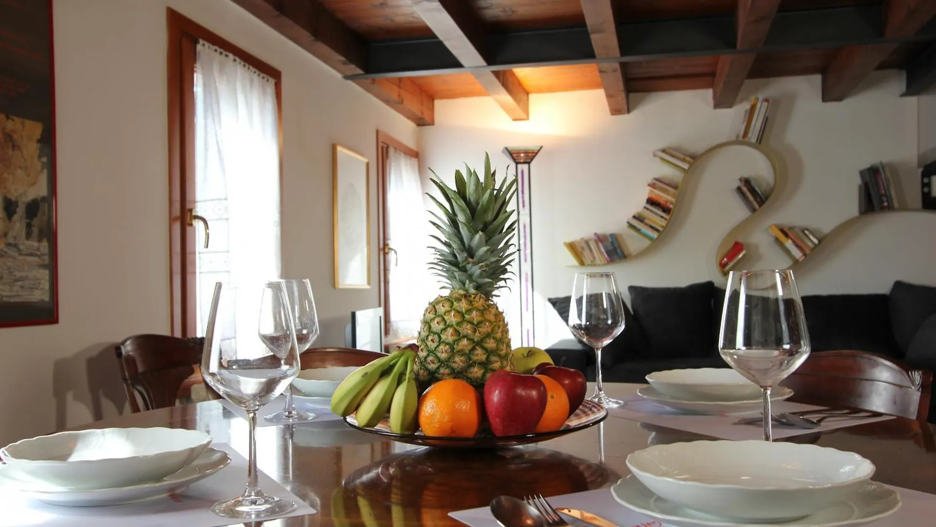 Frari Prestige Canal View Venice Apartment