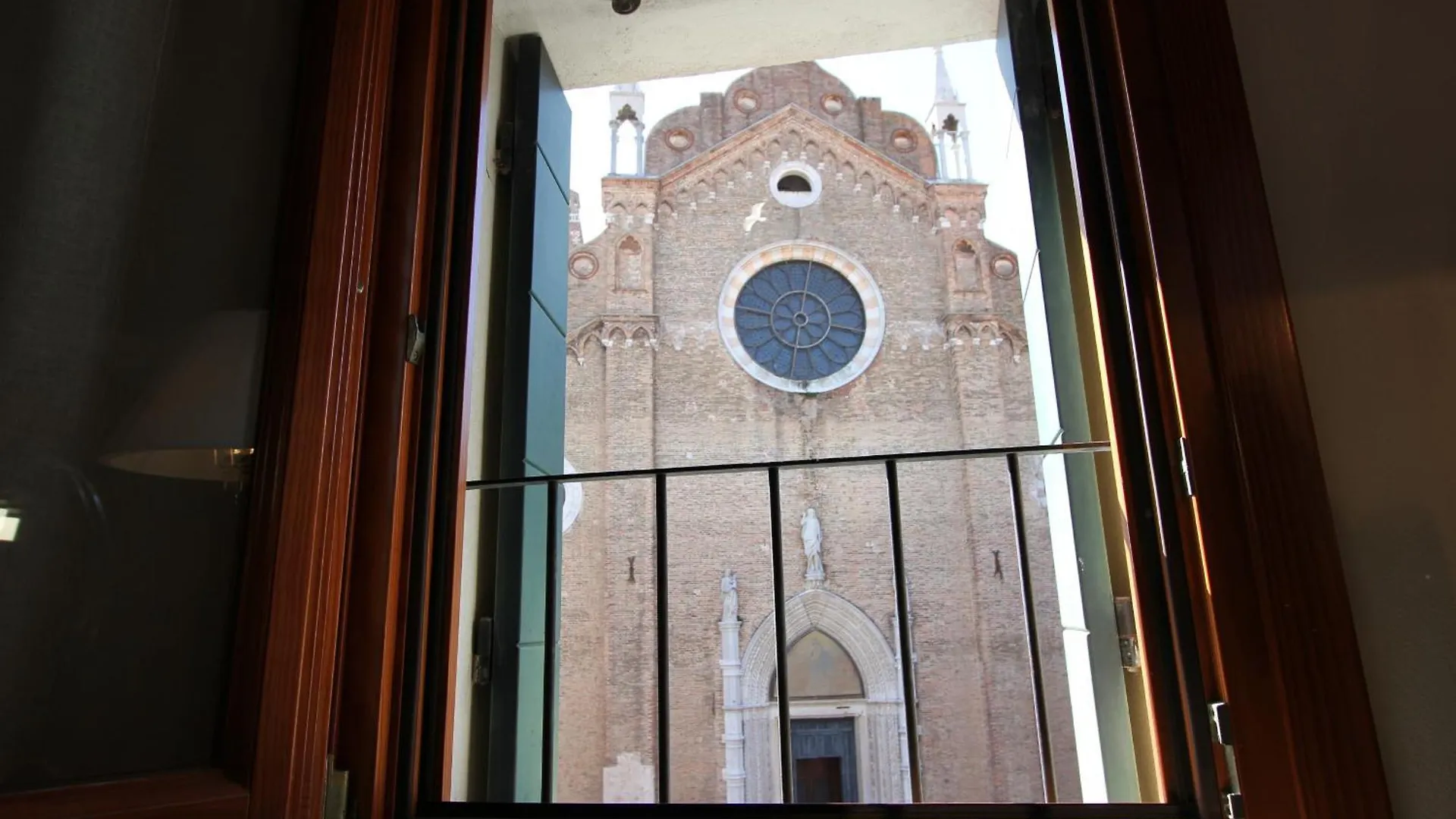 Frari Prestige Canal View Venice